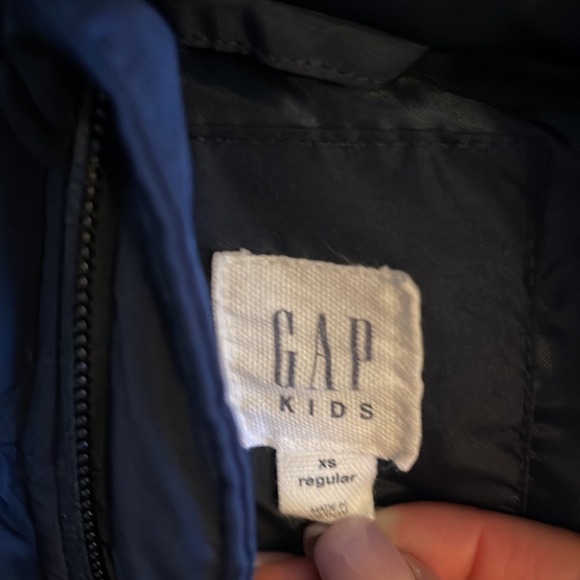 GAP - Picture 2 of 3